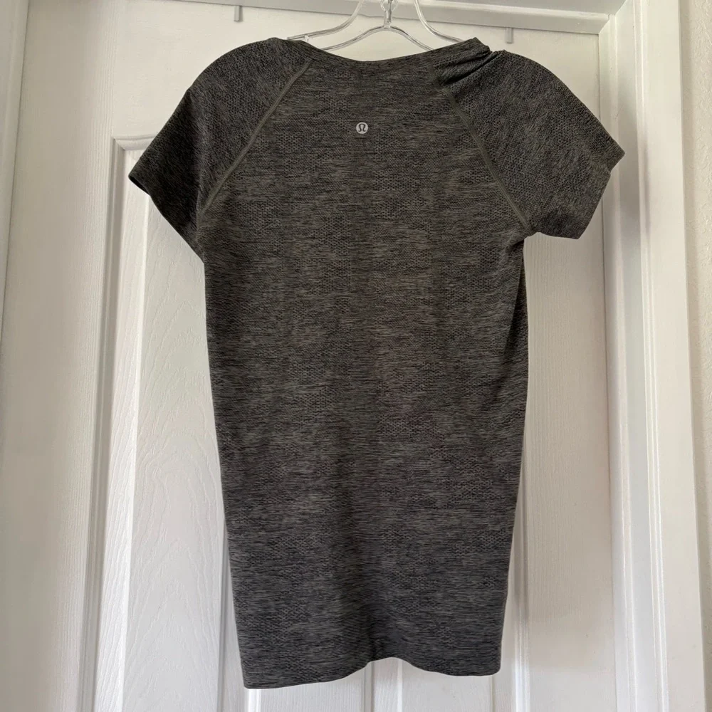 Lululemon Olive Dark Green Run Swiftly Tee Short Sleeve Stretch 8 Active Tech - Picture 2 of 6